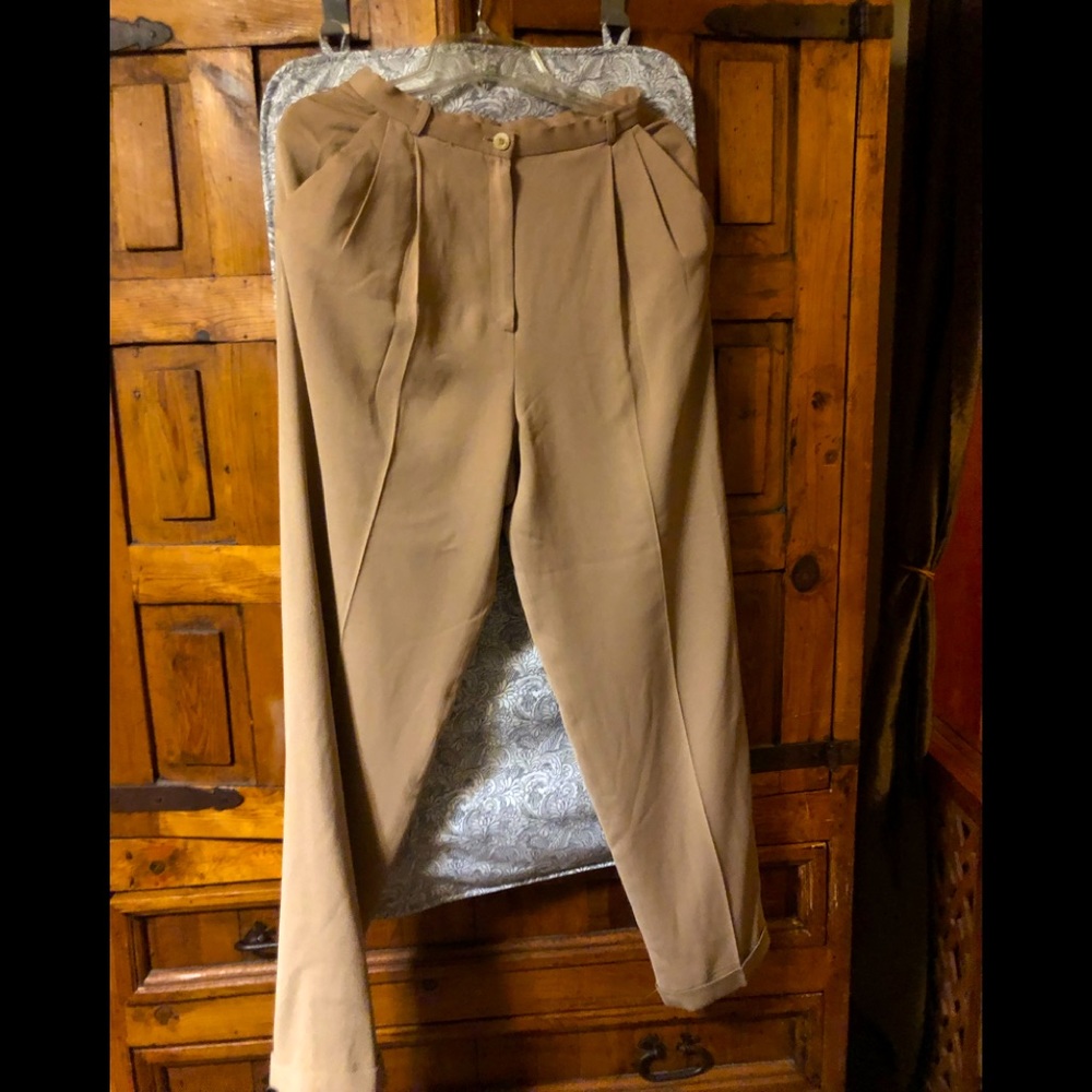 Liz Claiborne Trousers. Size 4. High Waist 13” inseam 30